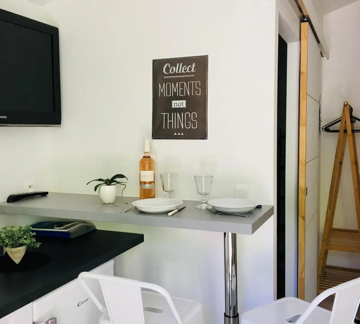 Studio Cosy Avec Piscine Privative Semi-Enterree Saint-Sernin 0*,  Franciaország